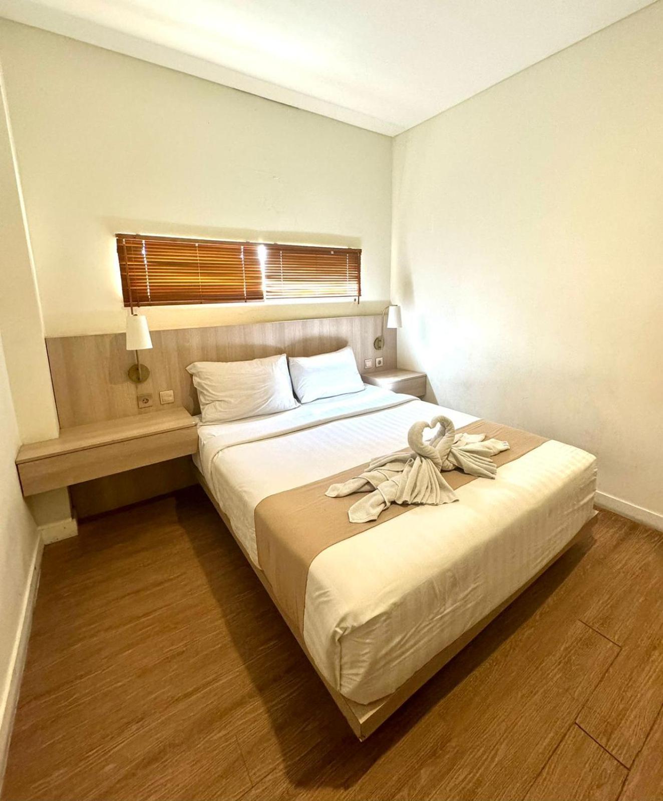 Srikrisna Hotel Семиняк Екстериор снимка